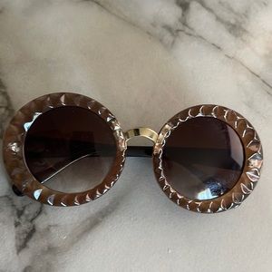 Vintage circle sunglasses